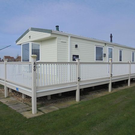 8 Berth On The Chase Hotel Ingoldmells Exterior photo